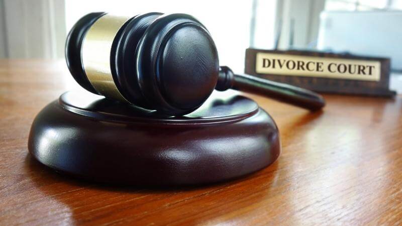 How to Hire a Divorce Lawyer
